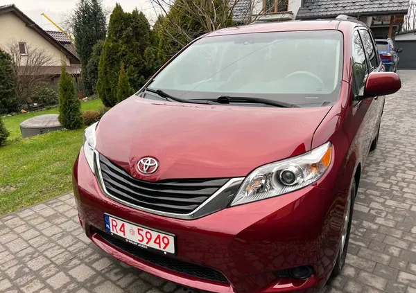 oleśnica Toyota Sienna cena 62000 przebieg: 160000, rok produkcji 2013 z Oleśnica